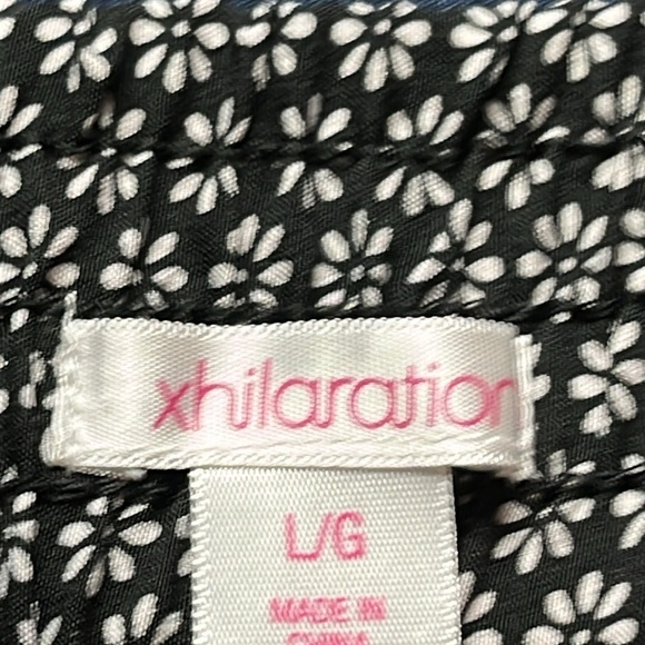 Xhilaration Daisy Pattern Pants/ Joggers - Picture 5 of 10